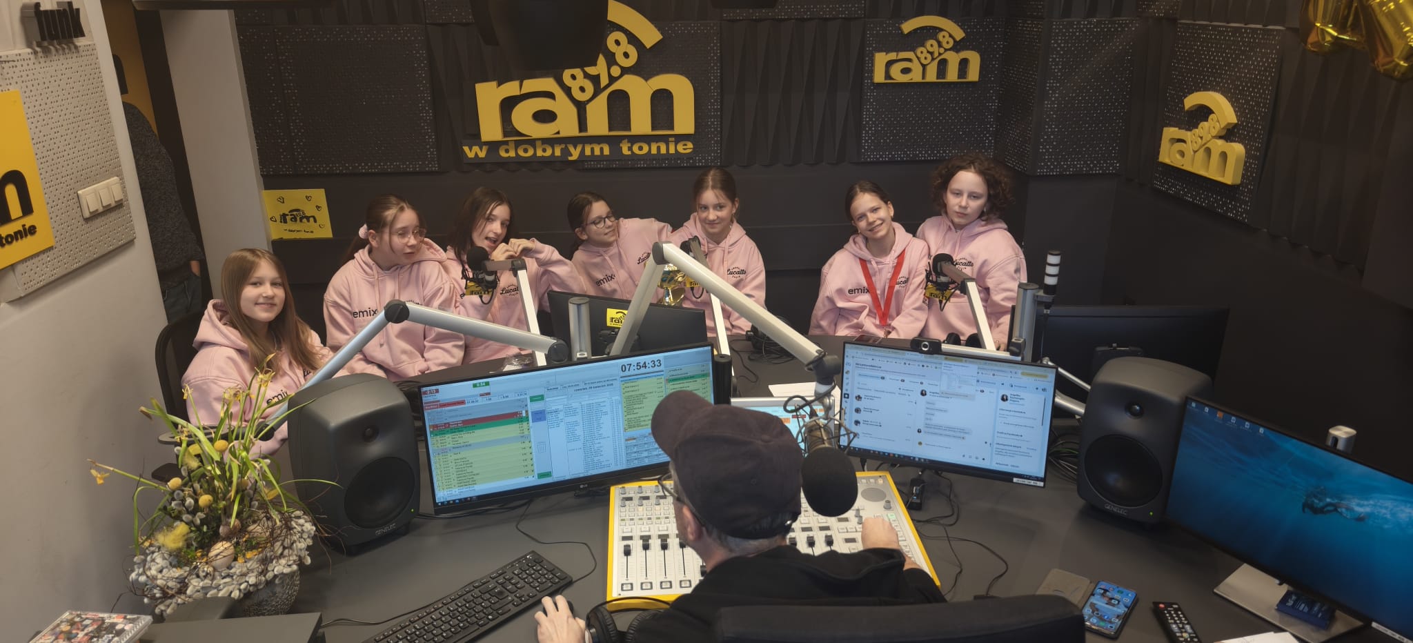 Jak obniżyć ceny paliw, zbudować wehikuł czasu i polecieć do USA? Opowiedziałyśmy o tym dziś rano w Radio RAM !